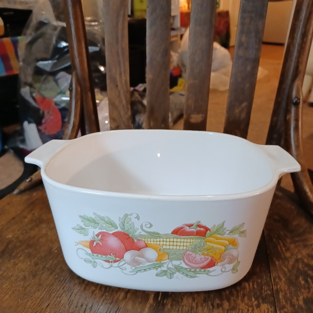 Vintage Corning 3 liter casserole  Harvest pattern